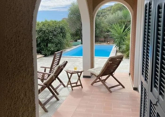 Semesterbostad Casa Thibaut Poggi